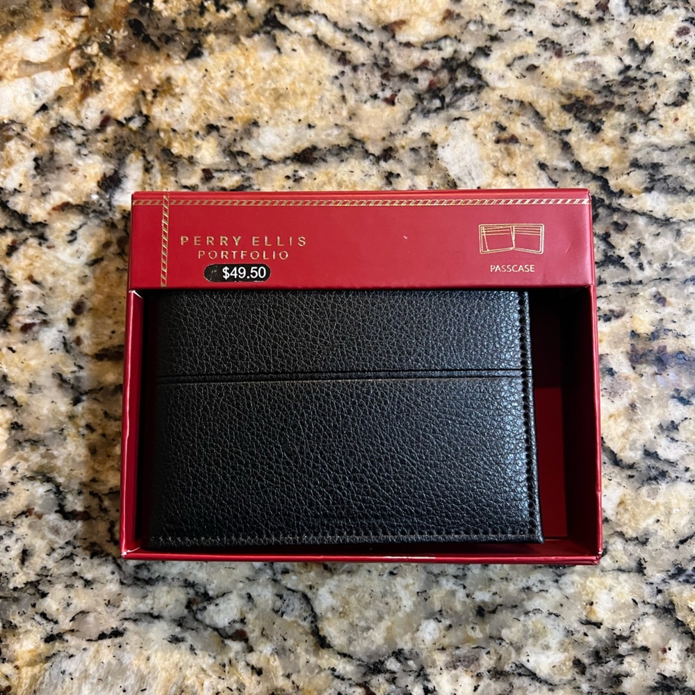 Tri-fold wallet